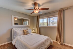 3 bedrooms, iron/ironing board, WiFi, bed sheets