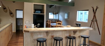 Mammoth 3 BD 2 BA Condo with Balcony, Patio  - Pet Friendly