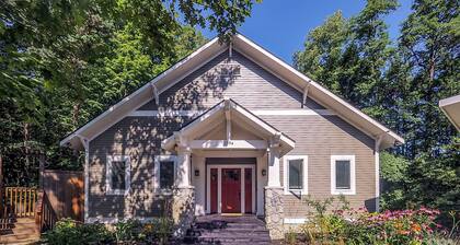 Saugatuck perfection! Spacious & far from crowds, yet close to town. 