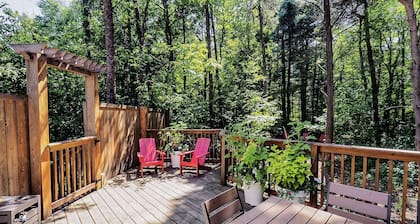 Saugatuck perfection! Spacious & far from crowds, yet close to town.