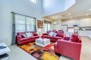 Smart TV, video games, DVD player, table football - Stunning Luxury 6 bed 5.5bath  Pool Villa Nr Disney Golf Games Room gated resort (Davenport)