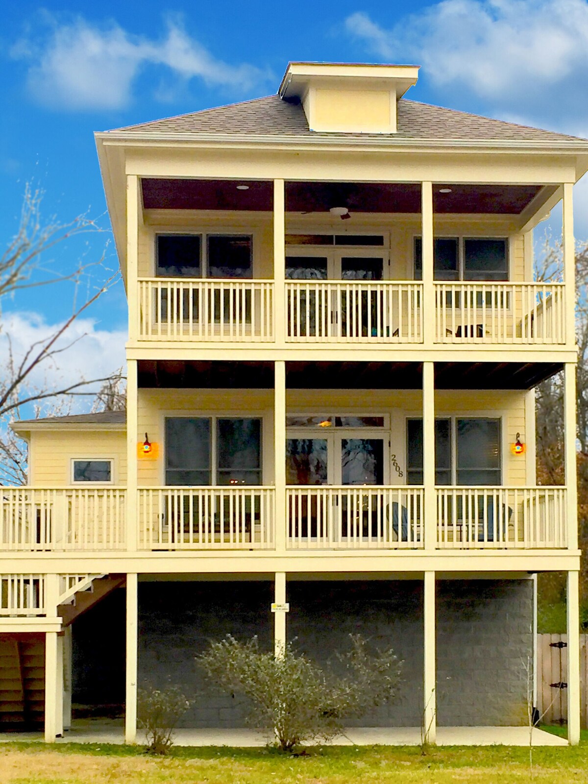 Spacious home with POOL, private, safe.