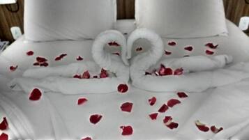 1 bedroom, minibar, blackout drapes, soundproofing