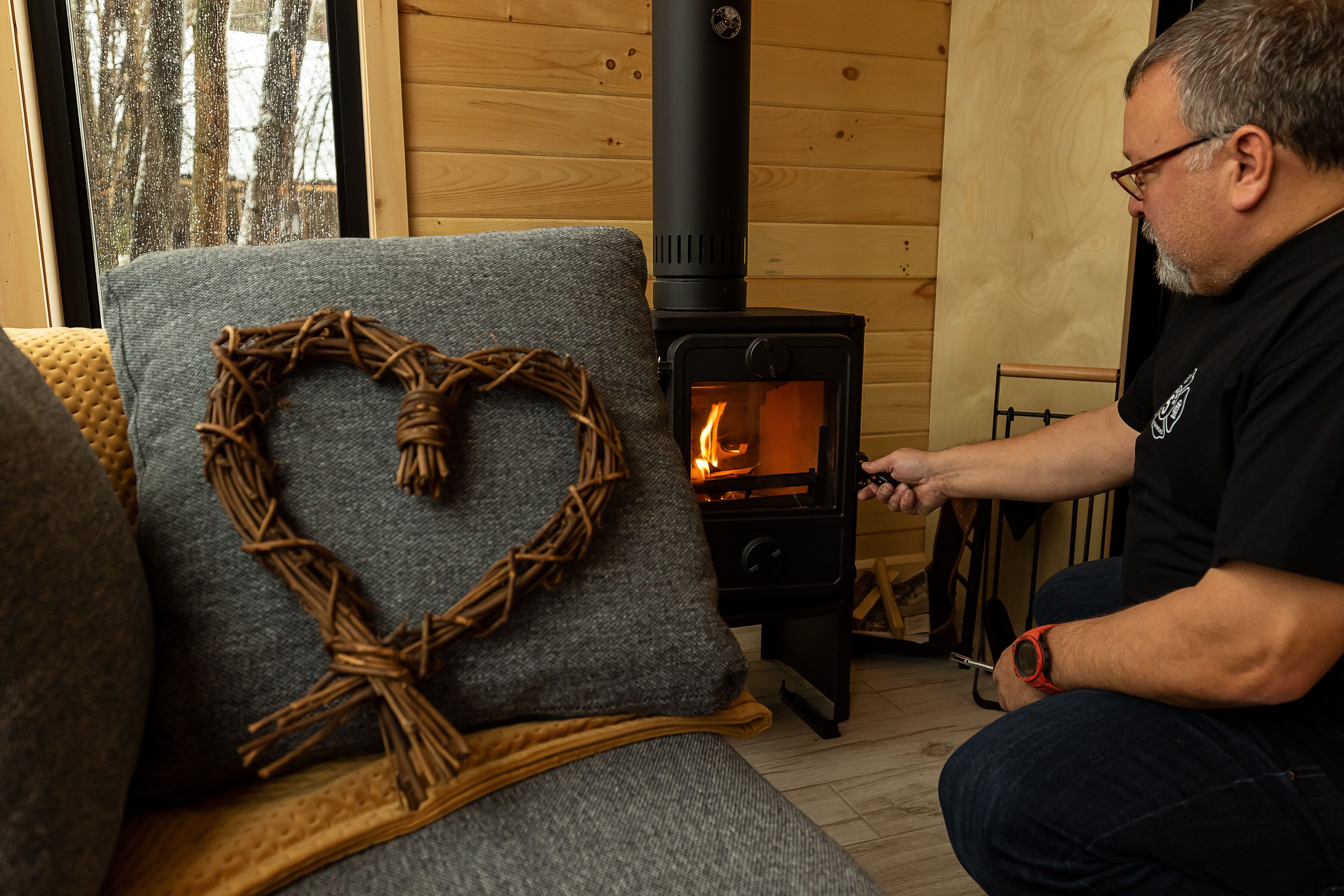 chalet with spa | living area | 22-inch flat-screen tv with cable channels, tv