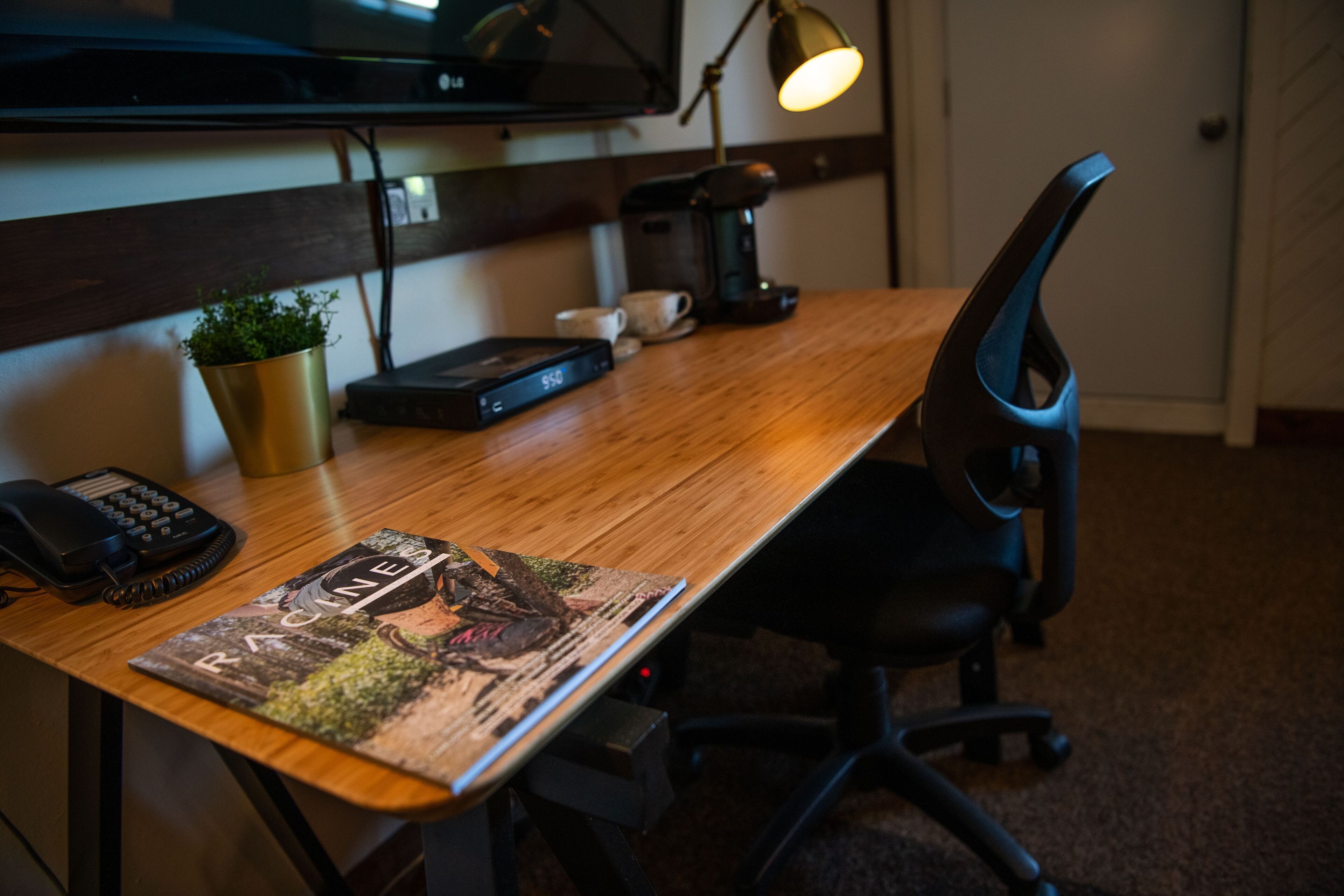 comfort room, 1 queen bed (alouette) | blackout curtains, iron/ironing board, free wifi, bed sheets