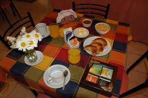 Se sirven desayunos, almuerzos y cenas