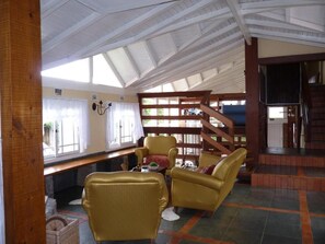 Fireplace - Aardvark Inn Pousada (Gramado)