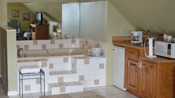 ห้องสวีท, เตียงคิงไซส์ 1 เตียง, ปลอดบุหรี่, อ่างน้ำวน | อ่างน้ำวน