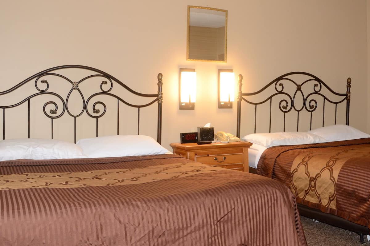 Kamar, 2 Tempat Tidur Queen, Bebas Asap Rokok | Seprai premium, selimut bulu angsa, dan tirai kedap cahaya
