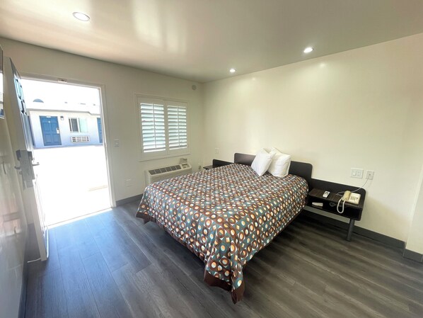 Standard Room, 1 Queen Bed, Non Smoking - Newport Bay Inn (Costa Mesa)