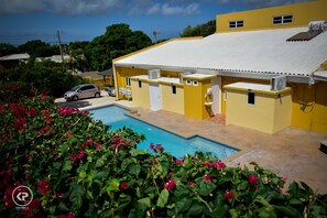 Outdoor pool - Eve's Residence (Willemstad)