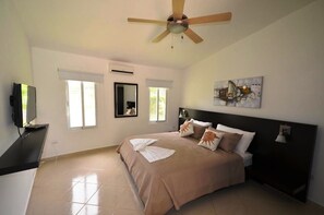 Villa, 6 slaapkamers | 6 slaapkamers, een kluis op de kamer, een strijkplank/strijkijzer