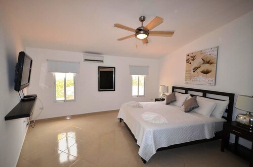 Specially design 6 bedroom villa with king beds