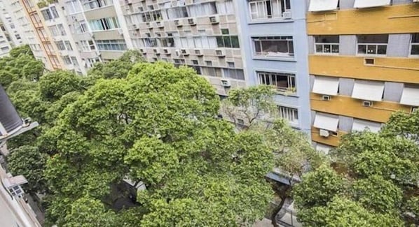 Appartement traditionnel | Vue de la chambre
