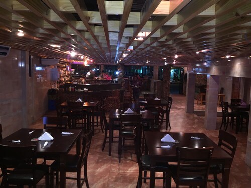 BAGOS ECO RETREAT & CAFE