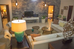 Villa, 3 Bedrooms | Living room | Flat-screen TV