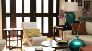 Villa, 3 Bedrooms | Living room | Flat-screen TV