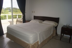 Seven Bedroom Villa | 7 間臥室、客房內保險箱、熨斗/熨衣板、免費無線上網