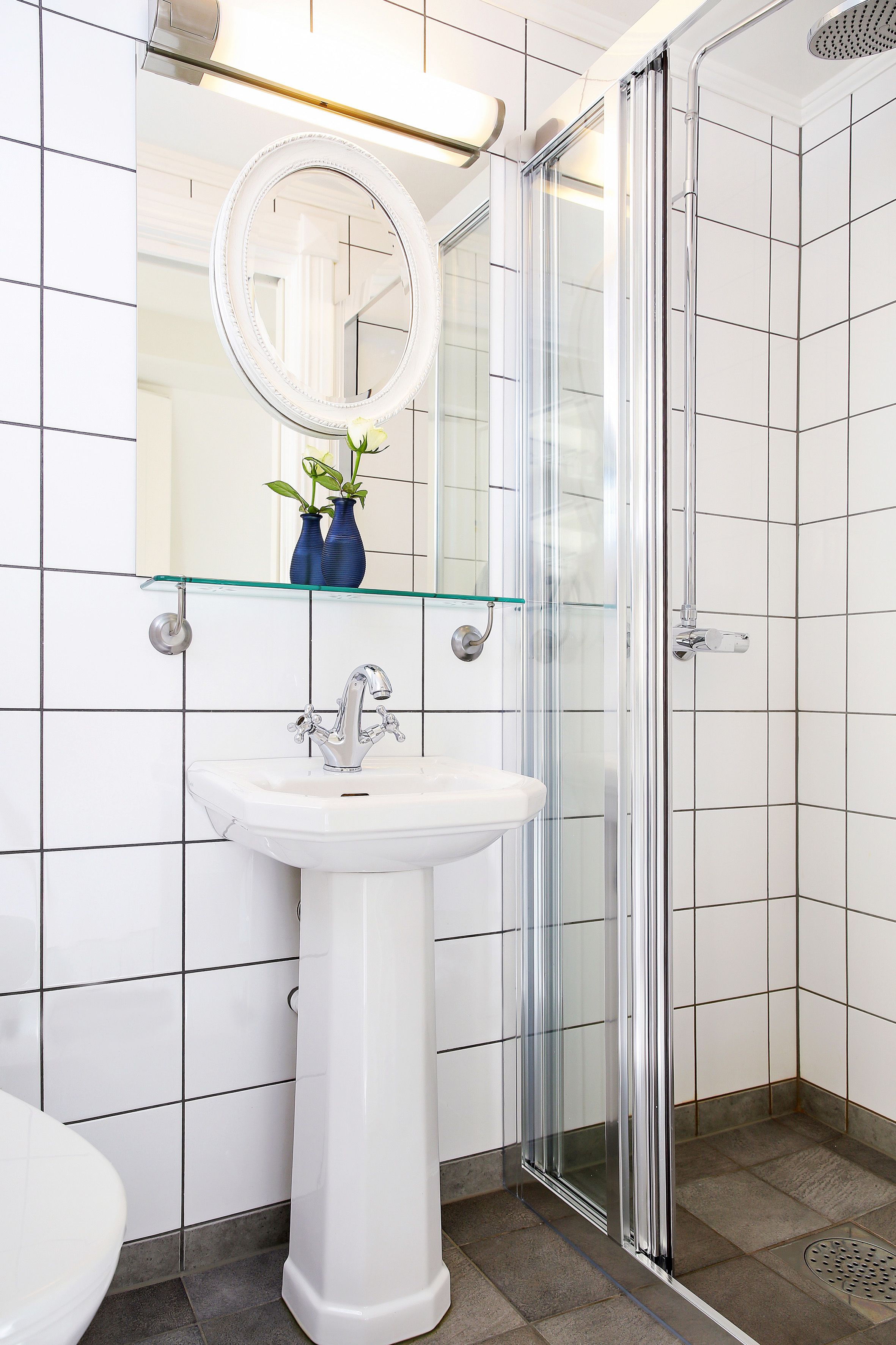 shower, free toiletries, hair dryer, slippers