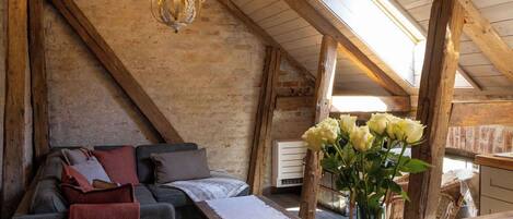Exclusive Suite, 2 Bedrooms | Living area