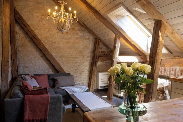 Exclusieve suite, 2 slaapkamers | Woonruimte | Een 55-inch smart-tv met digitale zenders, Netflix en streamingdiensten