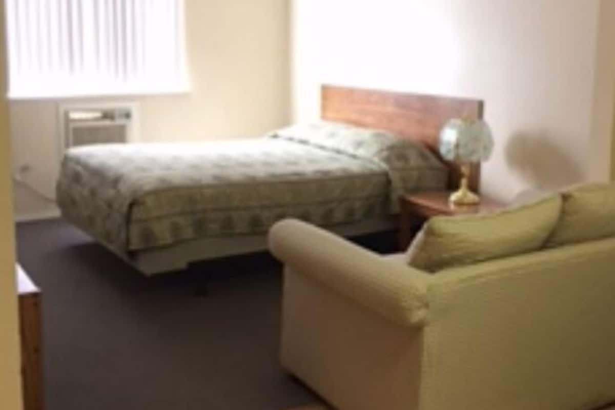 Standaard suite, 1 queensize bed, kitchenette | 1 slaapkamer, gratis kabelinternet