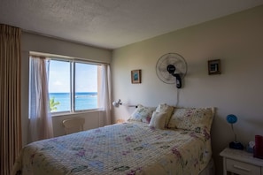 Ropa de cama de alta calidad y tabla de planchar con plancha