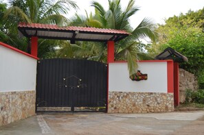 Entrée de l’hébergement