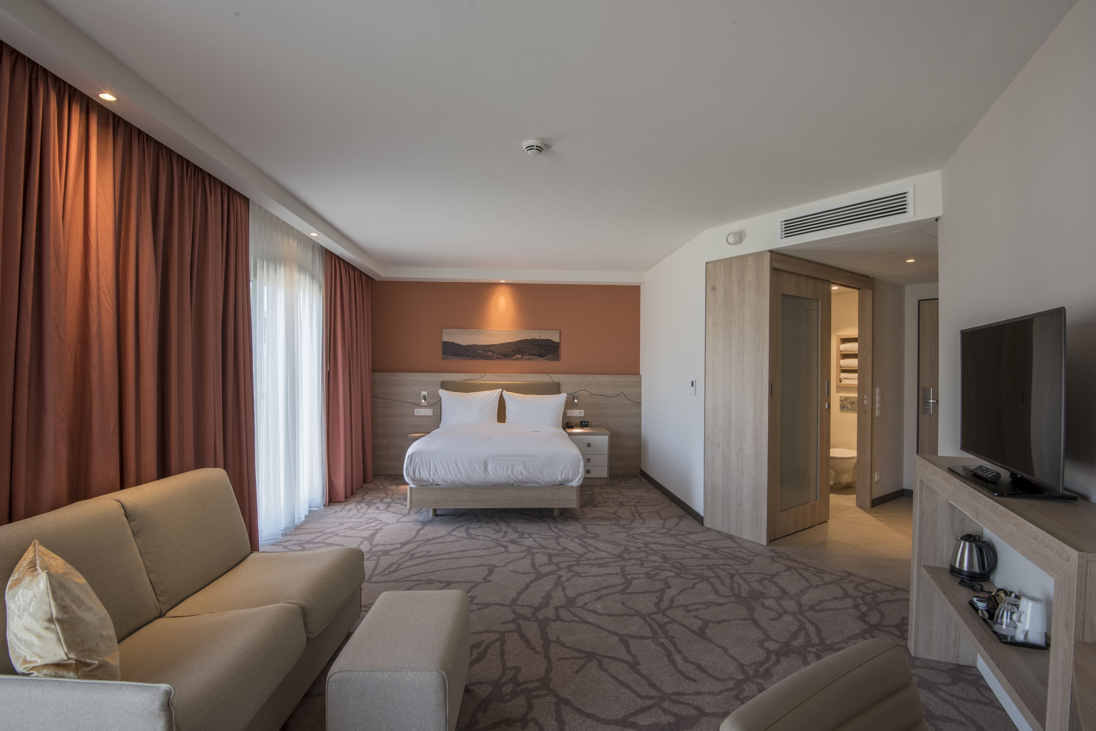 in-room safe, desk, iron/ironing board, free wifi