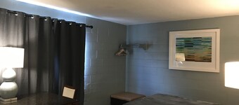 Lamplighter Motel