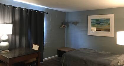 Lamplighter Motel