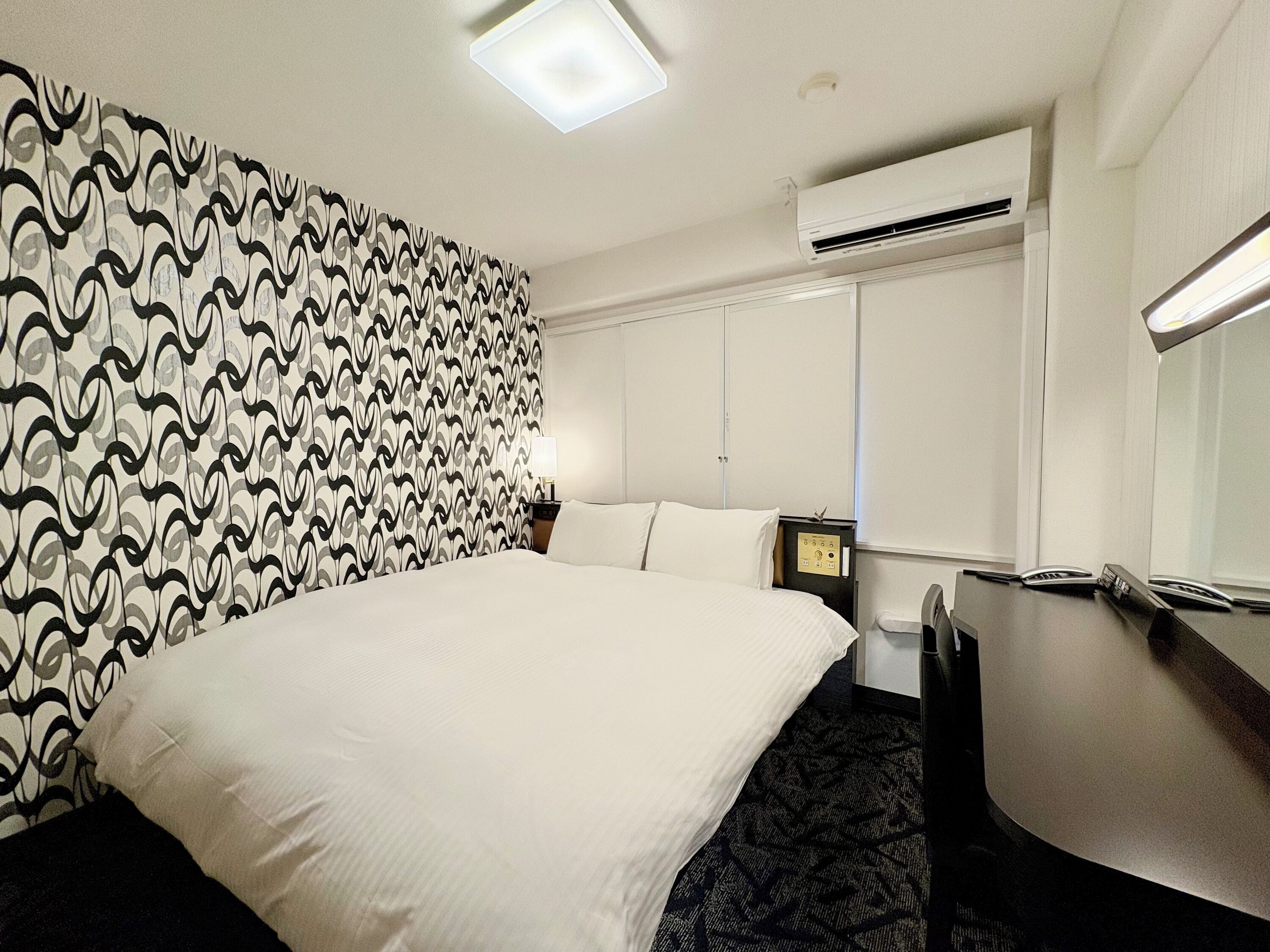 Down comforters, desk, laptop workspace, free WiFi