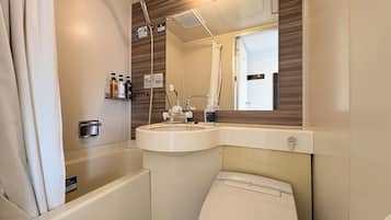 Combined shower/tub, deep soaking tub, free toiletries, hair dryer