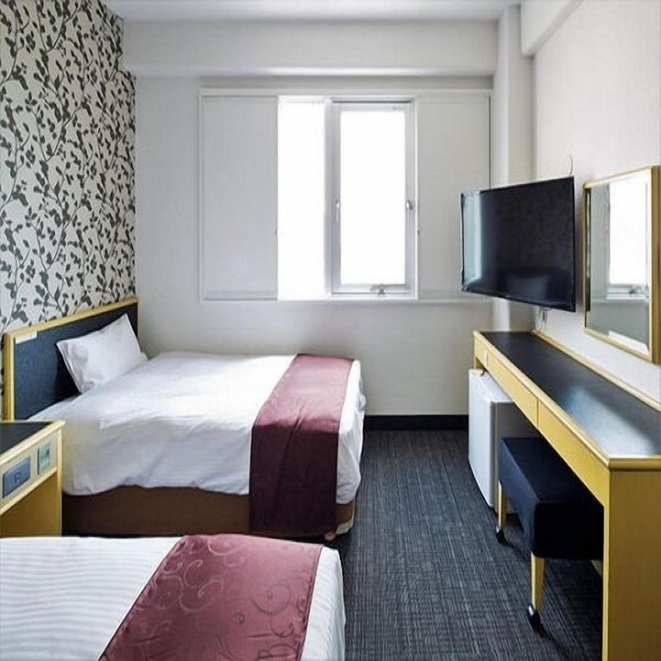 Down comforters, desk, laptop workspace, free WiFi