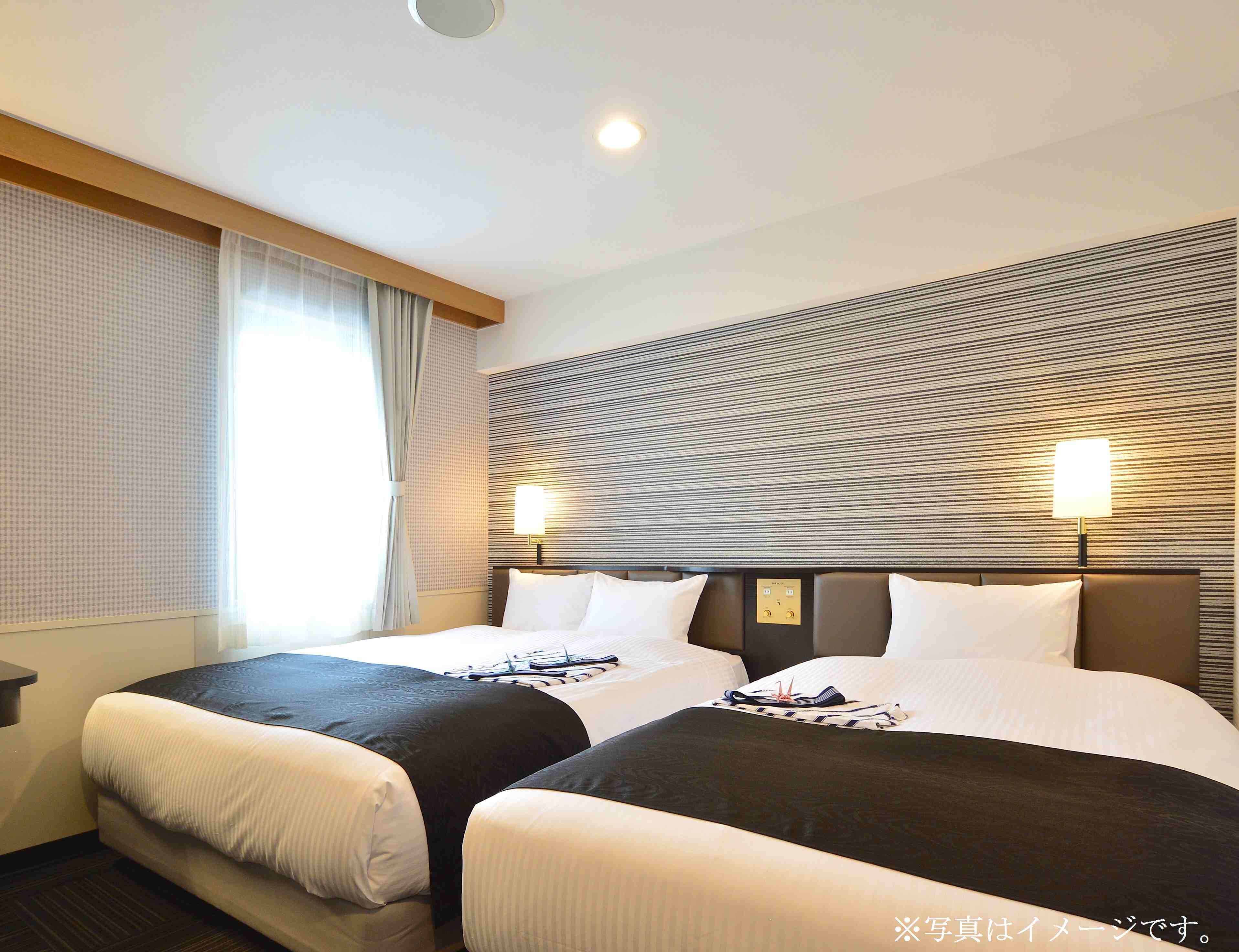 Twin Room, Non Smoking | Desk, laptop workspace, free WiFi