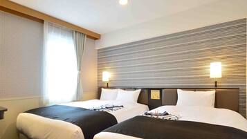 Twin Room, Non Smoking | Desk, laptop workspace, free WiFi