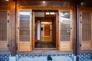 Family Duplex, Non Smoking, Private Bathroom (Ondol) | 1 bedroom, soundproofing, free WiFi, bed sheets