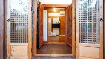 Standard Double Room, Non Smoking, Private Bathroom (Ondol) | 1 bedroom, soundproofing, free WiFi, bed sheets