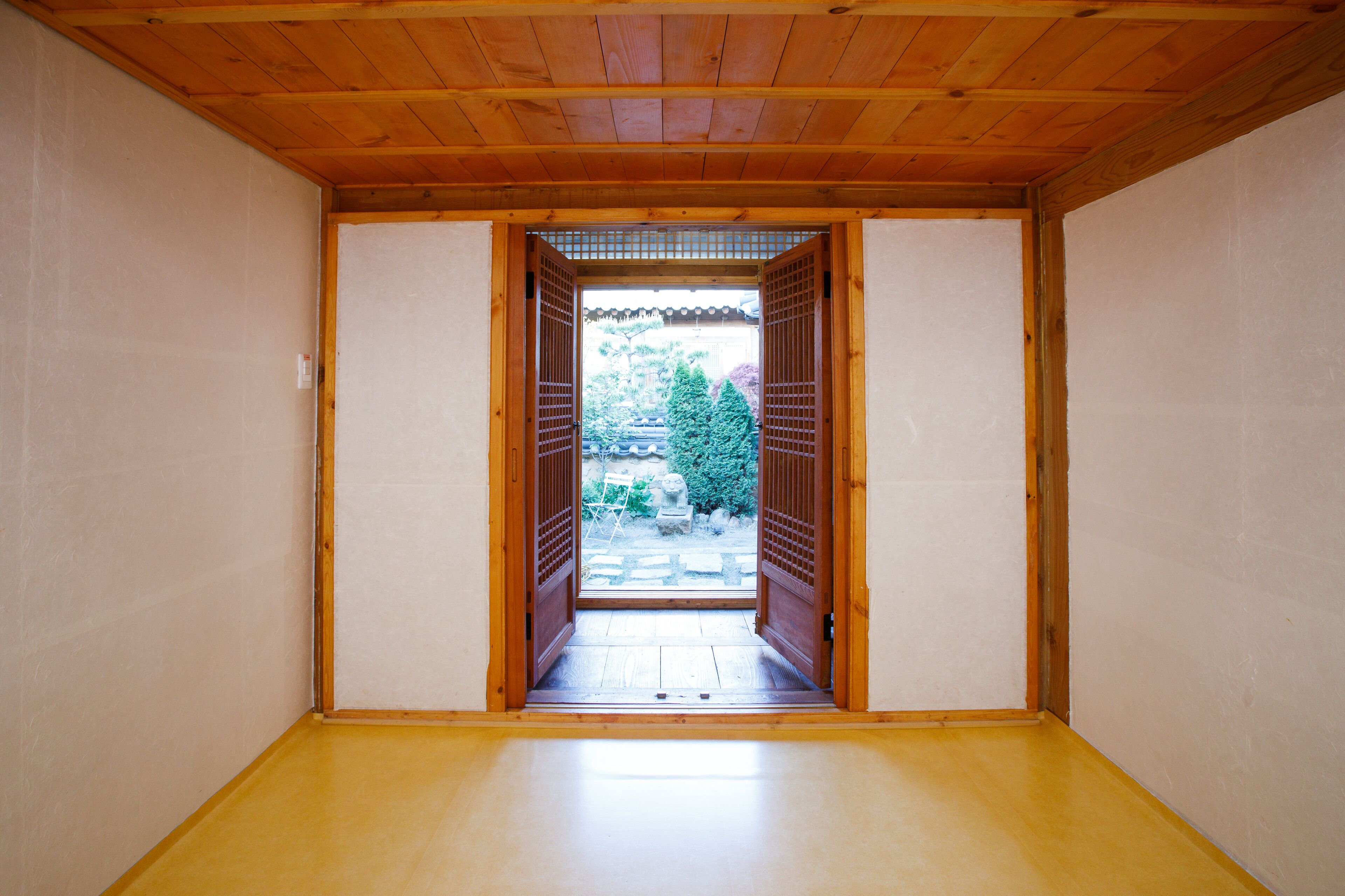 ファミリー デュープレックス 禁煙 専用バスルーム (Ondol) | 防音設備、WiFi (無料)、ベッドシーツ