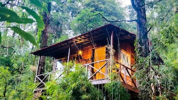 Machaan | 1 bedroom, desk, iron/ironing board, free WiFi