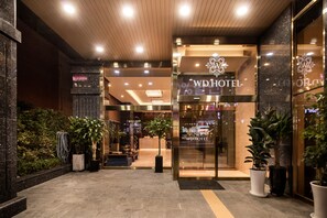 Property entrance - WD Hotel (Seoul)