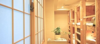 Hostel Rakutsuki