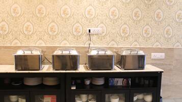 Free daily buffet breakfast