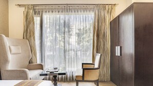 Rom – deluxe, 1 dobbeltseng, byutsikt | Utsikt fra balkong