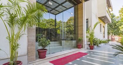 Royal Residence On MG Road