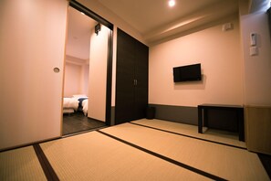 Superior Family Room | Free WiFi, bed sheets - TERRACE HOUSE Morinomiya (Osaka)