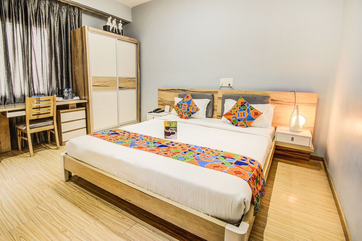 Premium Room | 1 bedroom, premium bedding, desk, iron/ironing board