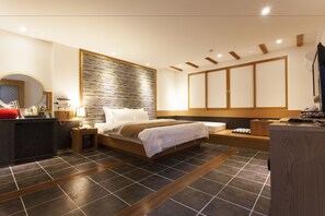 Kahden hengen deluxe-huone (kaksi sänkyä) (No Parking) | Ylelliset vuodevaatteet, työpöytä, äänieristys, ilmainen Wi-Fi