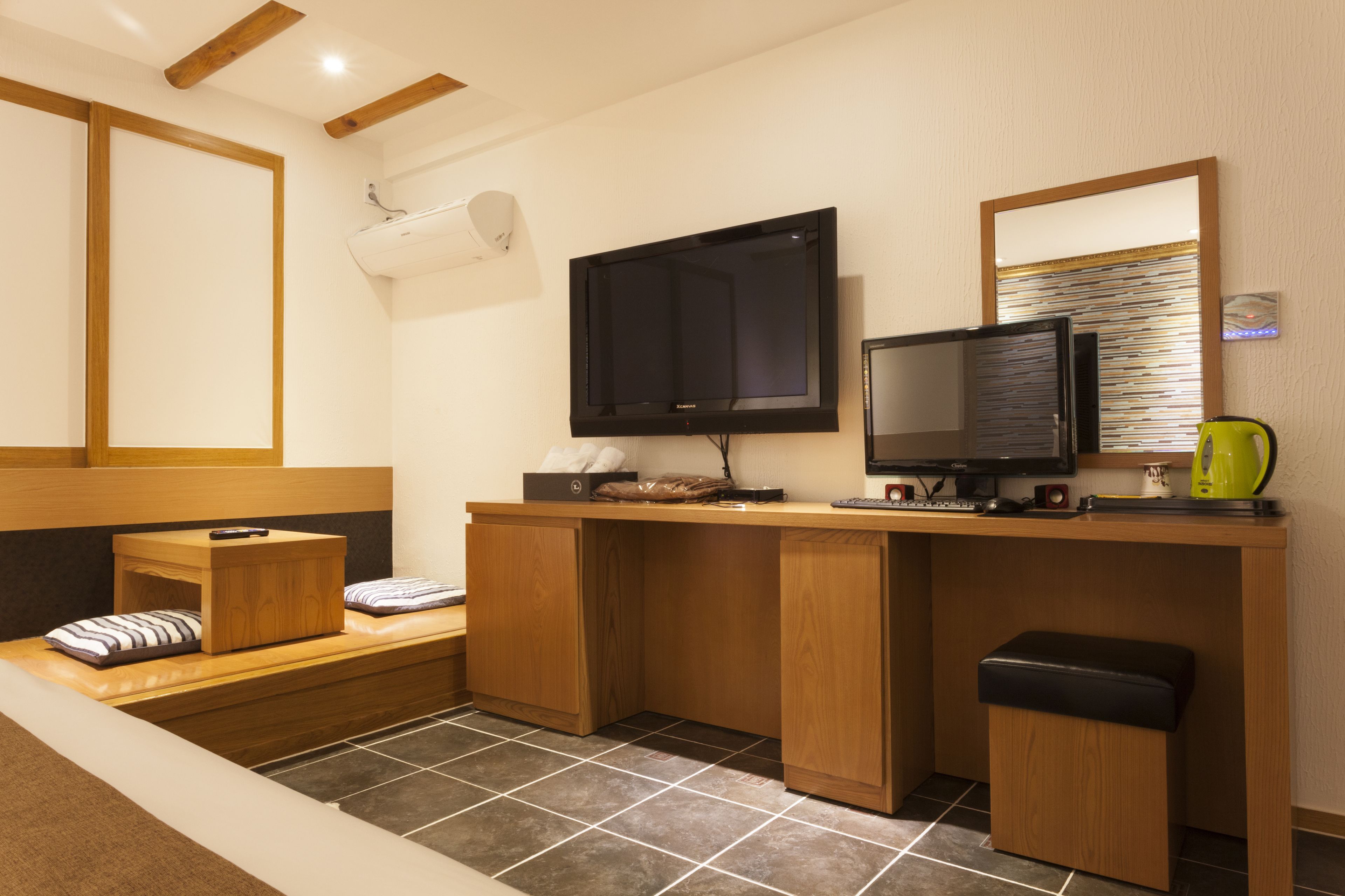 Photo - Hotel Leaders