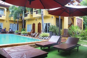 Outdoor pool - Ramchang Guesthouse (Battambang)